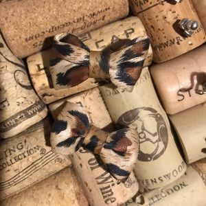 🦠 Cheetah print bow earrings